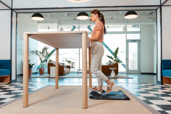 Fidgity Stand & Spin Mat